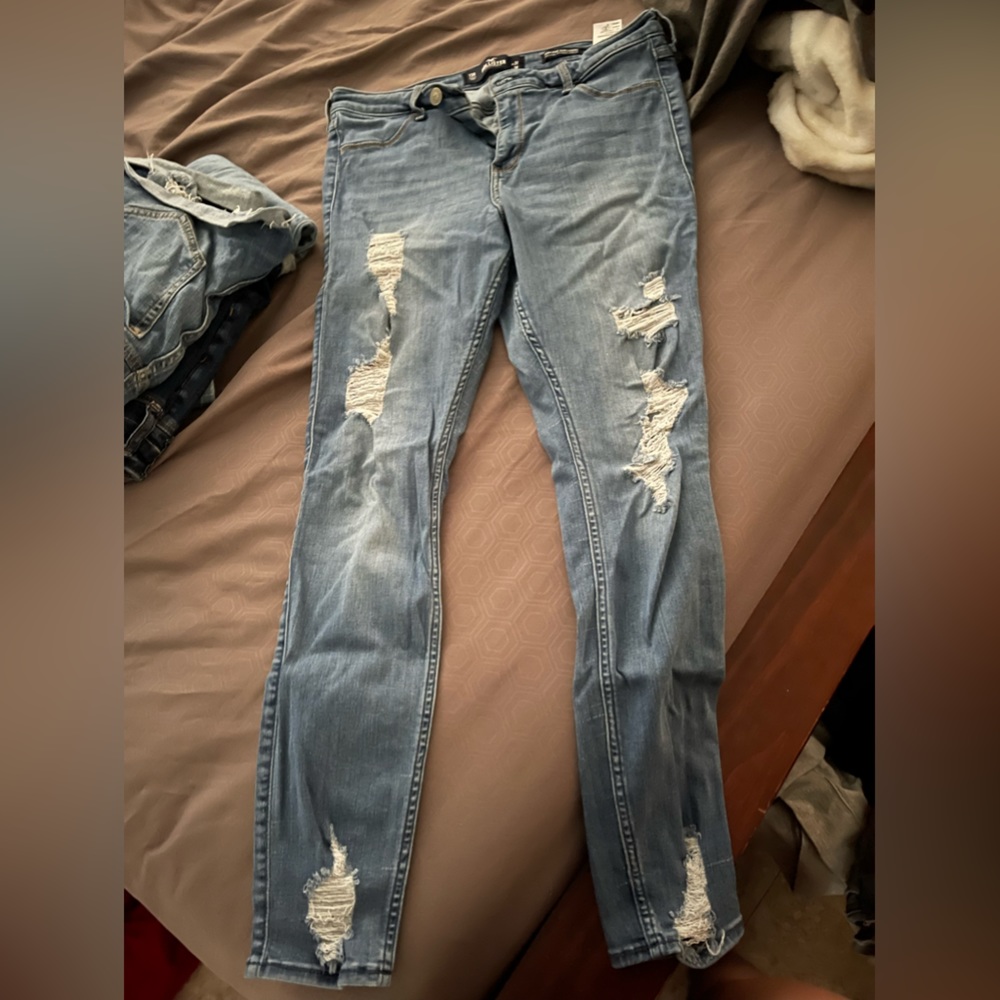 Women’s hollister jeans